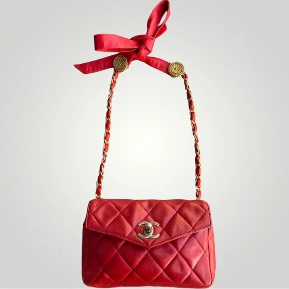 Chanel Red Belt Bag with Vintage Chain Bow Belt - Picture 3 of 17